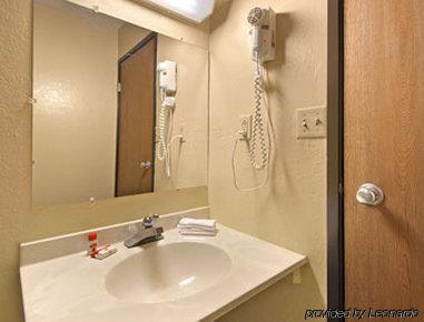 Hotel Super 8 By Wyndham Oh/wheeling Wv Area
