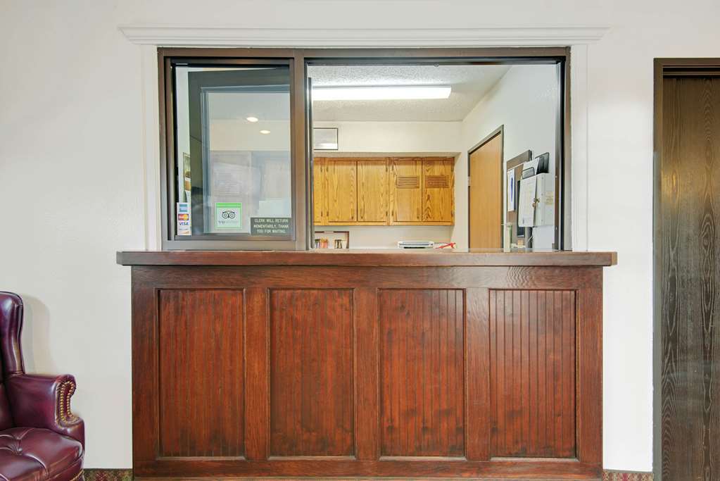 Super 8 By Wyndham Oh/wheeling Wv Area