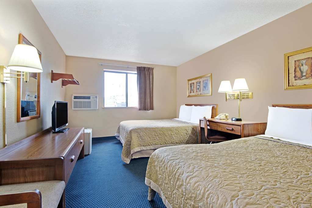 Hotel Super 8 By Wyndham Oh/wheeling Wv Area 2*
